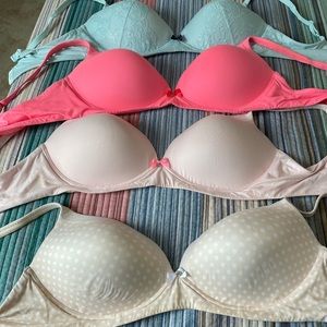 Victoria Secret Bra’s very good condition. Various sizes in pic